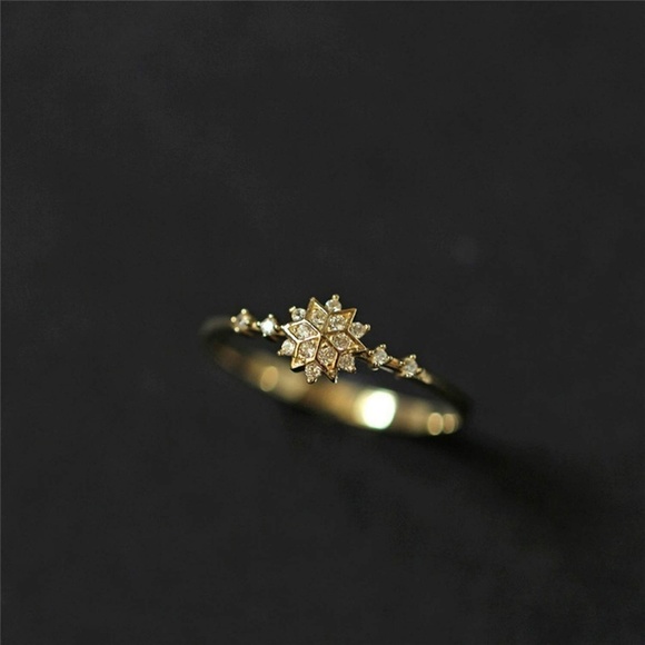 Gold Diamond Snowflake Ring - Picture 6 of 6